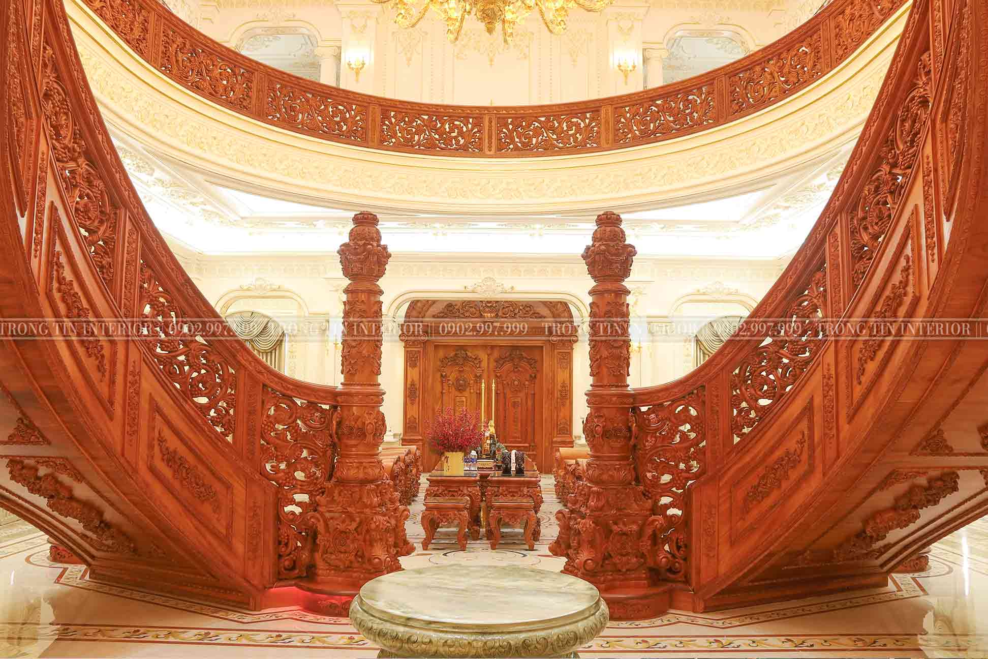 Trụ cầu thang đại sảnh