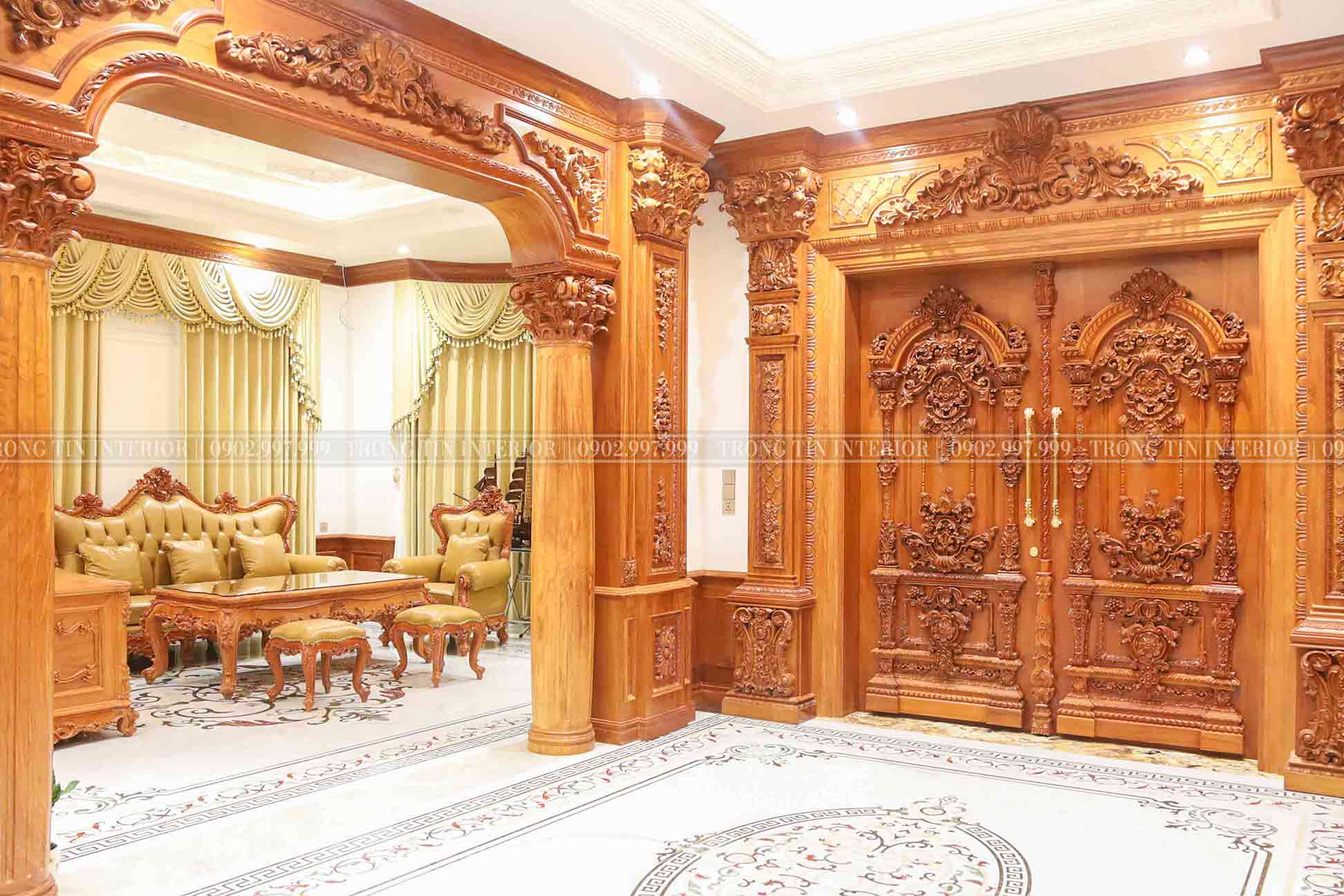 Không giản cửa mặt tiền và phòng khách 2